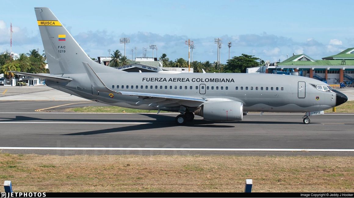 Arriba a Colombia el primer avión Boeing 737 de los dos adquiridos por el país