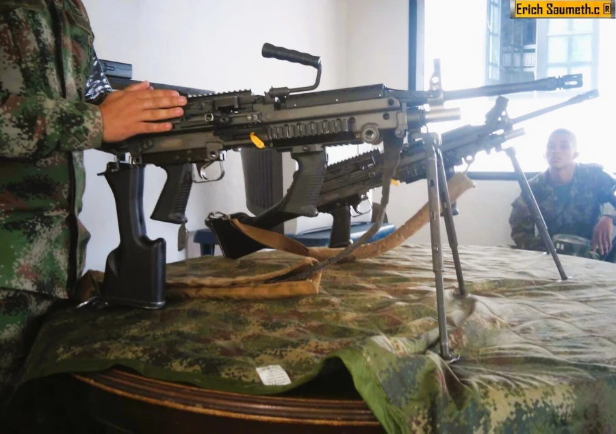 Colombia busca adquirir ametralladoras calibre 5.56x45 para su Ejército
