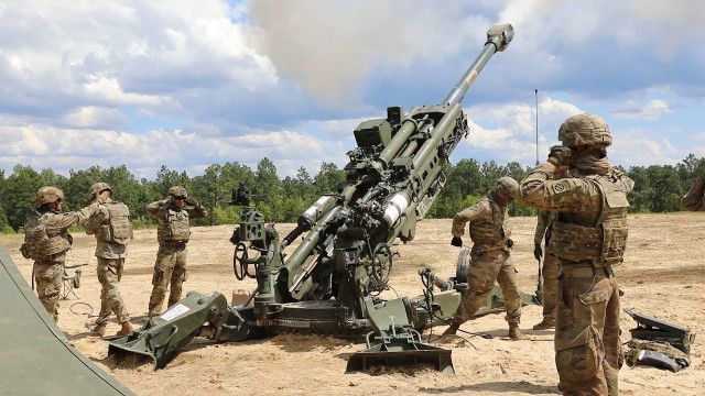 La Infantería de Marina de Colombia se dotará de obuses M777 de 155 mm y de vehículos anfibios