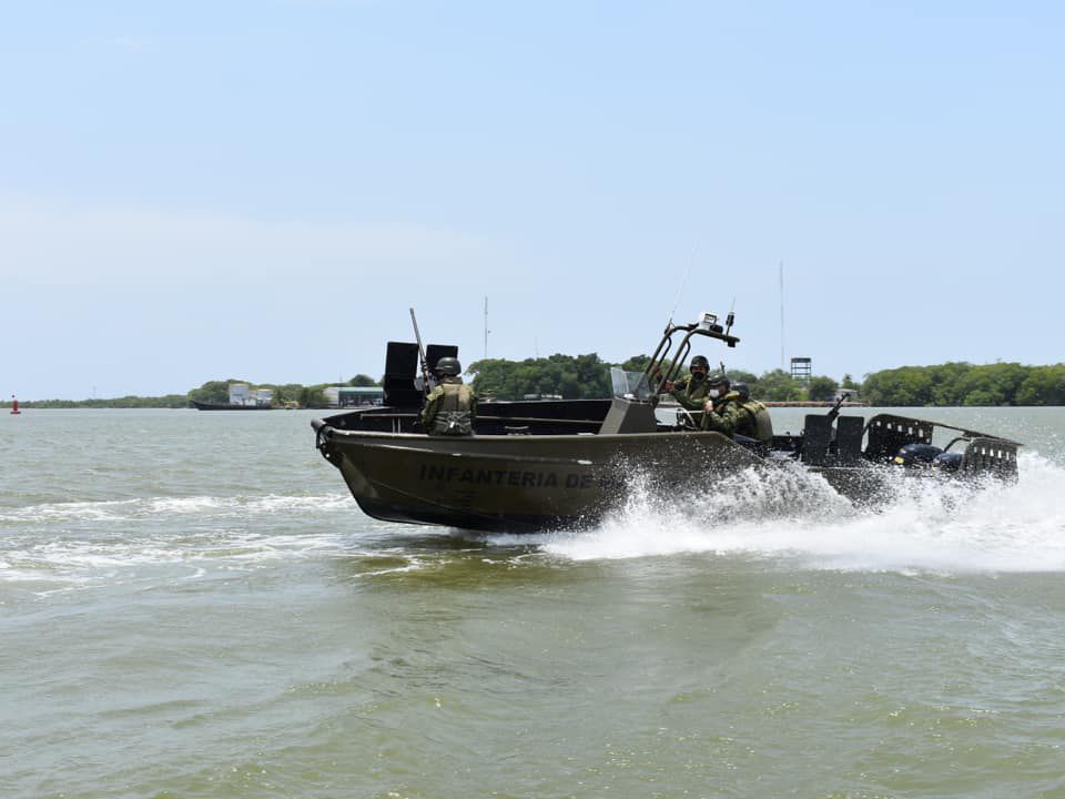 La Armada Colombiana incorpora dos de los ocho botes de Combate Fluvial de Bajo Calado previstos